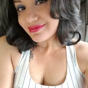 Meet your Posher, Lizzette